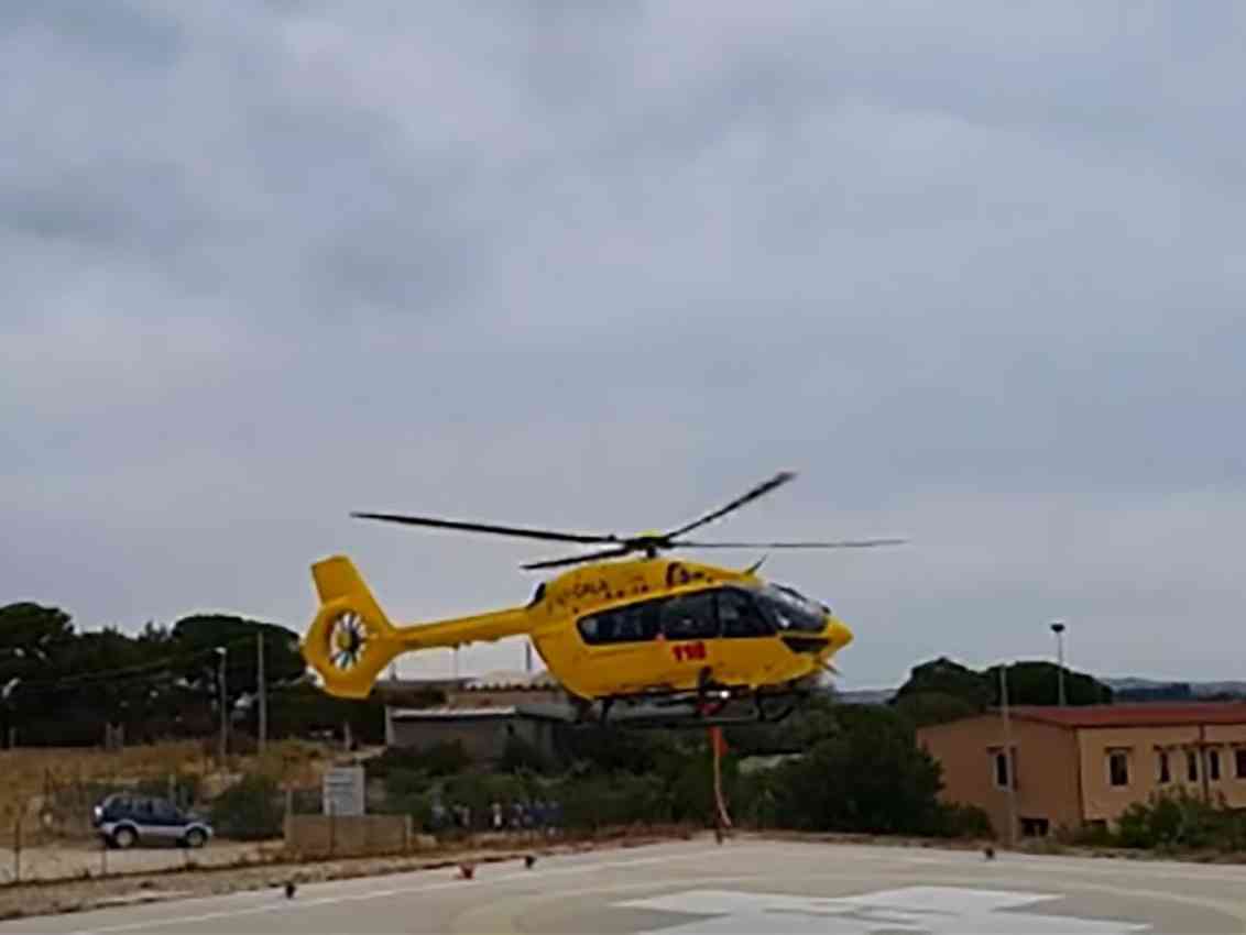 Immagine articolo: Menfi, ferito alla gamba dal suo trattore. Trasportato in elisoccorso a Caltanissetta.