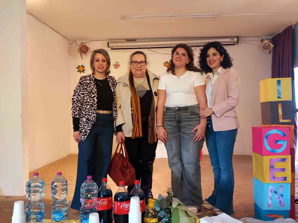 Immagine articolo: Salaparuta. Viola Palermo riceve il premo “kairos“ durante la manifestazione sulla Gentilezza