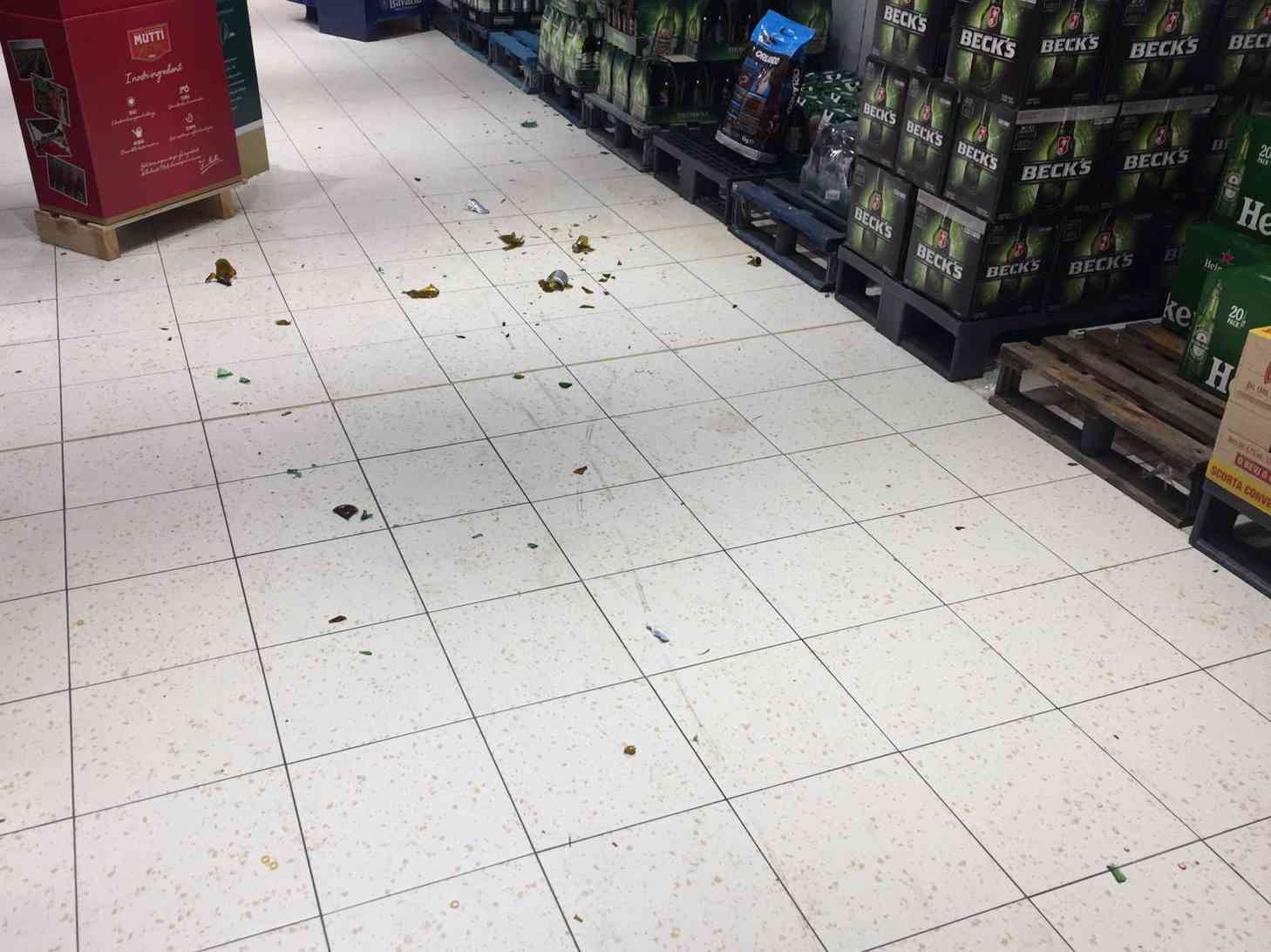 Immagine articolo: Ribera, 20enne sorpreso a rubare in un supermercato minaccia guardia giurata con una bottiglia rotta