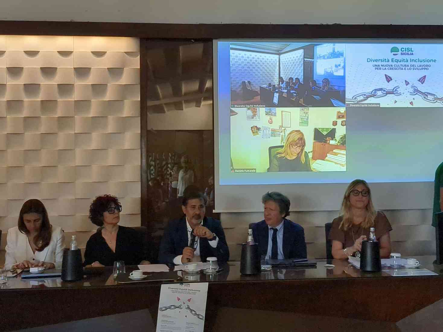 Immagine articolo: Meno di 4 donne su 10 lavorano in Sicilia. Fumarola, Cisl: “Evitare che la donna debba dover scegliere tra carriera e famiglia“