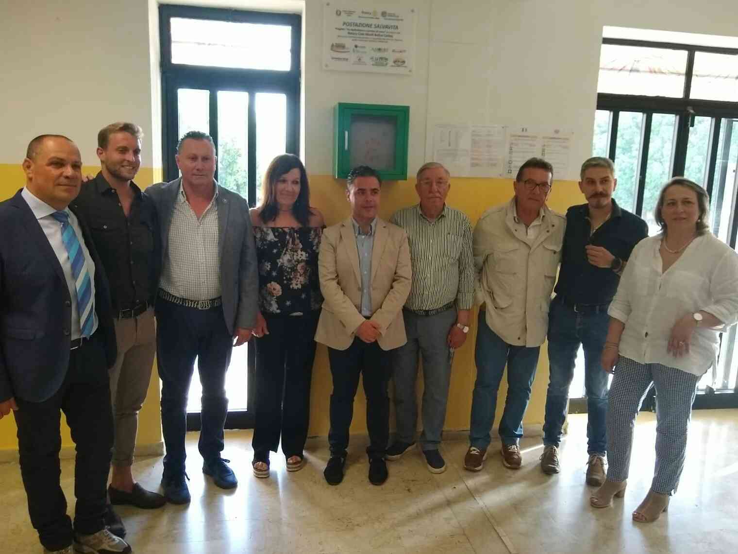 Immagine articolo: Menfi: donato defibrillatore dal Rotary all'Istituto Santi Bivona