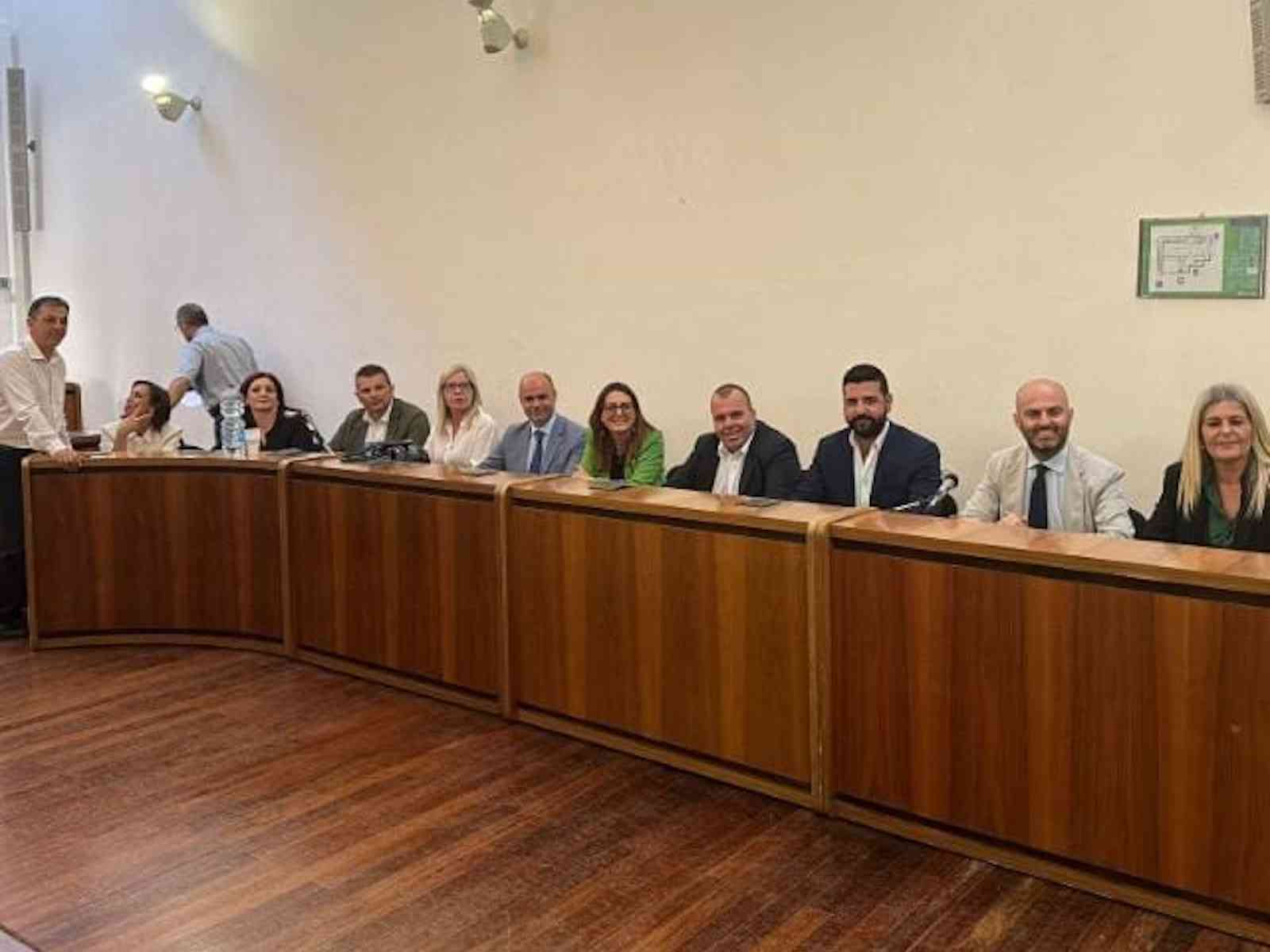 Immagine articolo: Verso Menfi sull'ostello e la scuola di Porto Palo: “Non vanno svenduti“