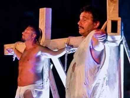 Immagine articolo: Sambuca, venerdì in scena lo spettacolo teatrale “All'alba del terzo millennio”. Regia di Federico Magnano San Lio