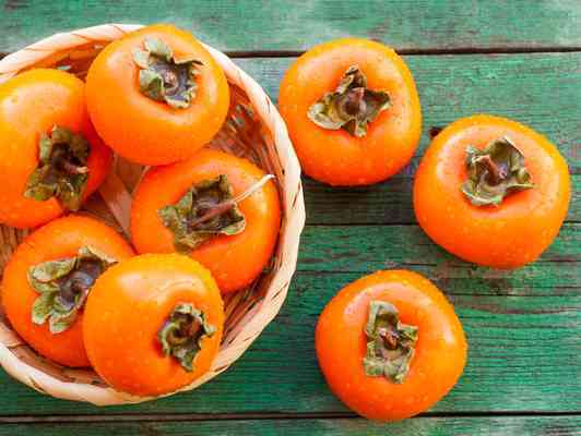 Immagine articolo: Alla scoperta dei “cachi“, uno dei frutti giunti dall'Asia più golosi e ricchi di calorie