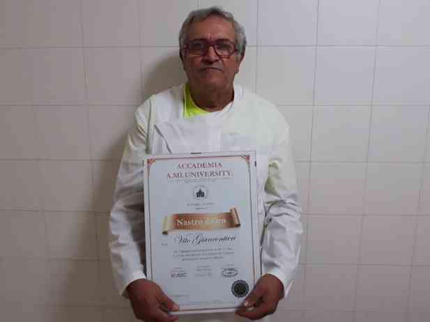 Immagine articolo: Nastro d’oro per il pranoterapeuta menfitano Vito Giancontieri