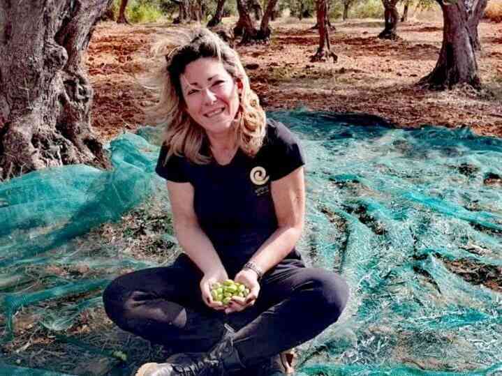 Immagine articolo: L'olio menfitano Evo Embrace è medaglia d'oro alla NYIOOC World Olive Oil Competition 2025