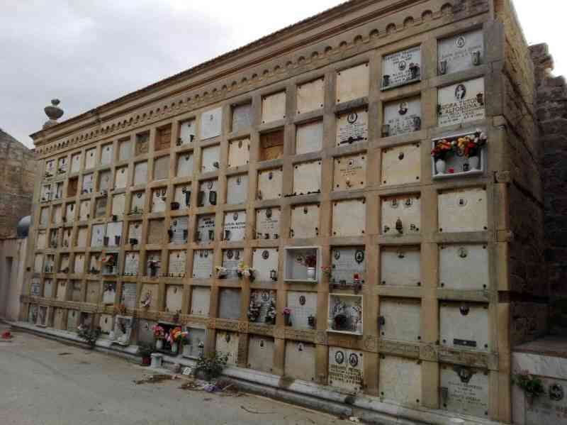 Immagine articolo: Salaparuta, approvato progetto per la costruzione di nuovi loculi all'interno del Cimitero