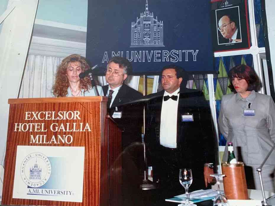 Immagine articolo: Premiato a Milano il professionista accademico menfitano Vito Giancontieri nel campo pranoterapeutico