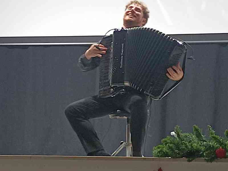 Immagine articolo: Poggioreale. Applausi a scena aperta per Pietro Adragna