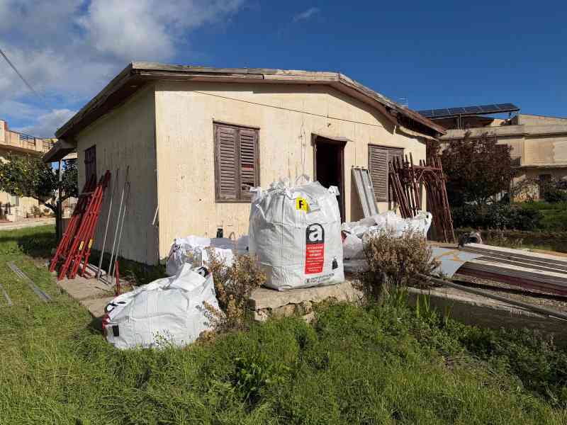 Immagine articolo: Montevago: al via i lavori di bonifica dell’amianto dei villaggi Bergamo, Tempo e Trieste