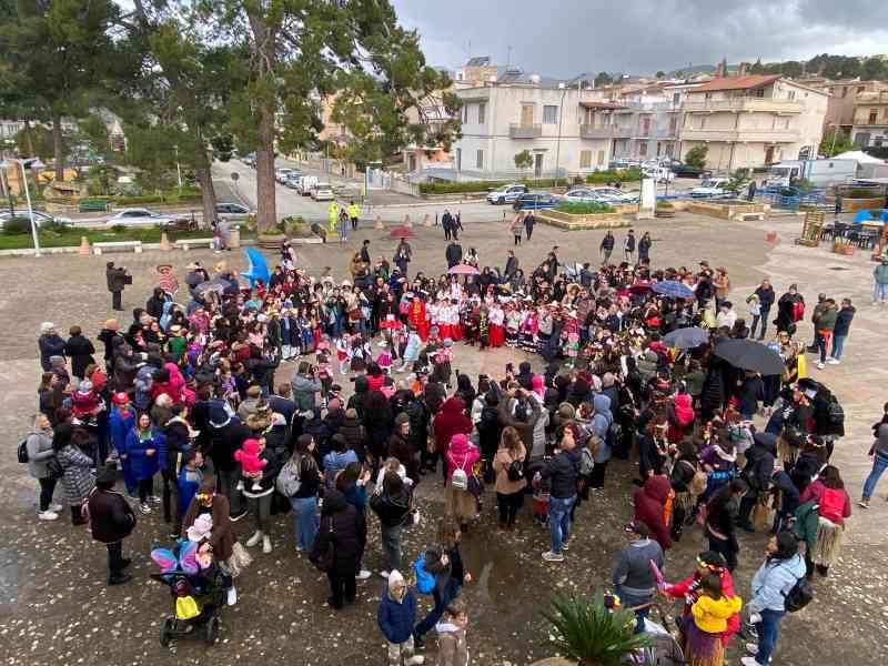 Immagine articolo: Le scuole di Salaparuta e Poggioreale festeggiano il carnevale