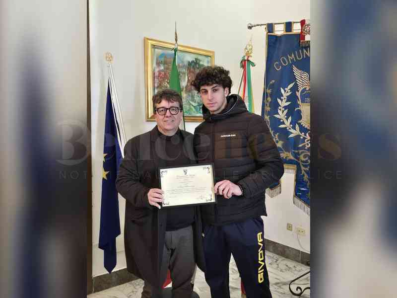 Immagine articolo: Salvò bagnante in difficolta. Civica Benemerenza per il menfitano Giuseppe Errante