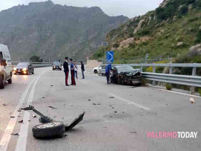 Immagine articolo: Incidente sulla “Fondovalle“ Palermo - Sciacca. Auto sbanda e ribalta. Coinvolto un montevaghese