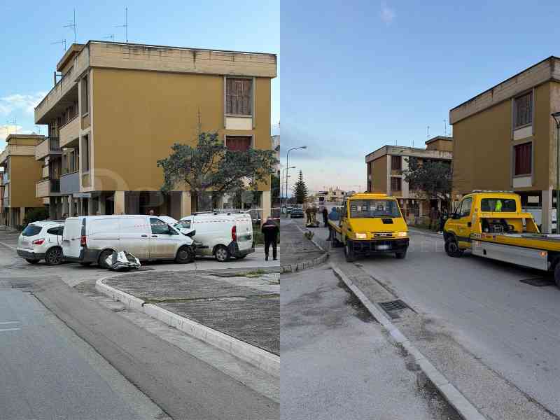 L'incidente in corso Bilello e i mezzi di soccorso stradale dell'Autocarrozzeria Campo