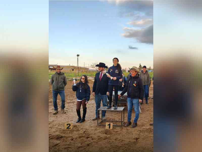 Immagine articolo: La giovane poggiorealese Emma Nicolosi trionfa nella gara di equitazione al Mandorlo Ranch di Gibellina