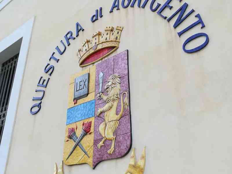 Immagine articolo: Emessi dalla Questura daspo per due favaresi. Tentarono di aggredire l'arbitro di gara, bloccati dalla sicurezza