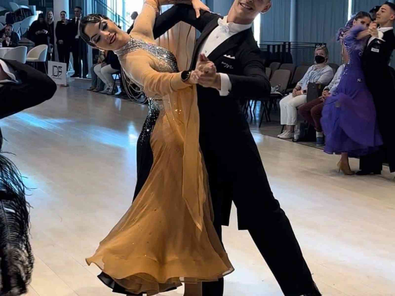 Immagine articolo: La coppia Marco Barbera e Federica D'Orazi conquistano la finale nel mondiale di 10 balli svolti il 1° maggio a Pollina
