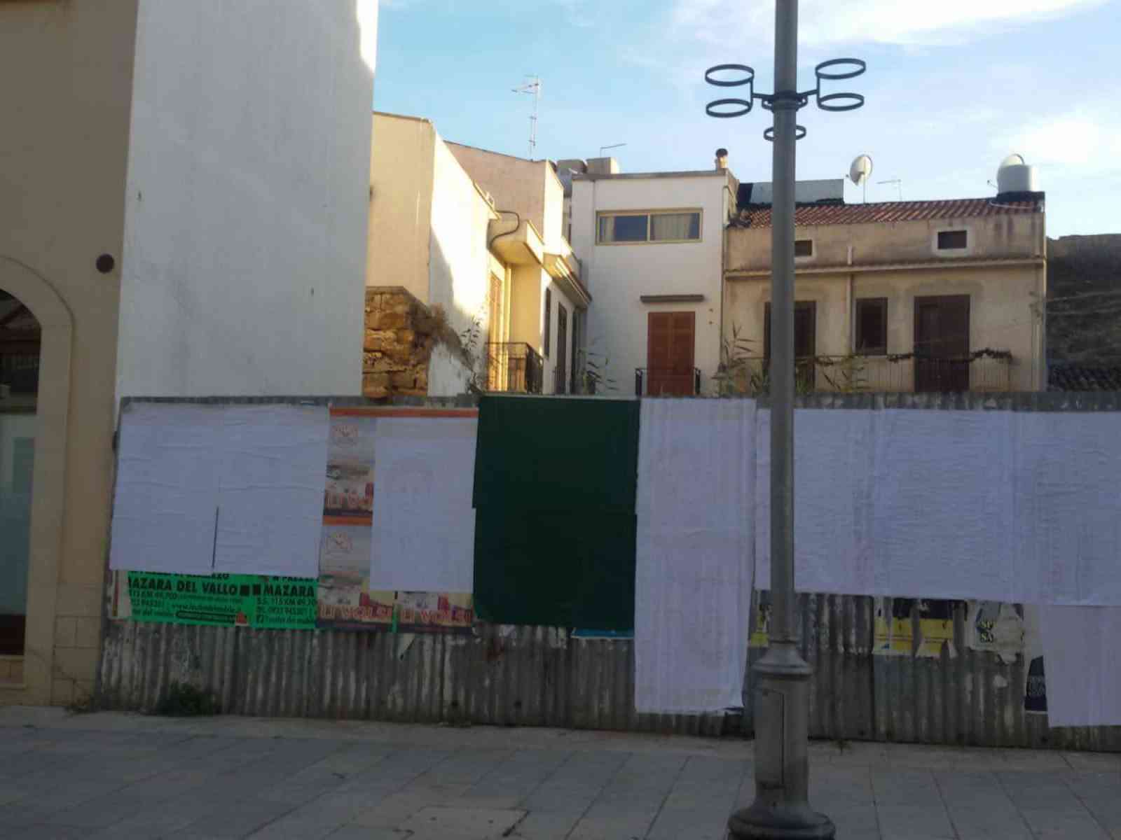 Immagine articolo: Menfi. Rimossi tutti i manifesti elettorali abusivi