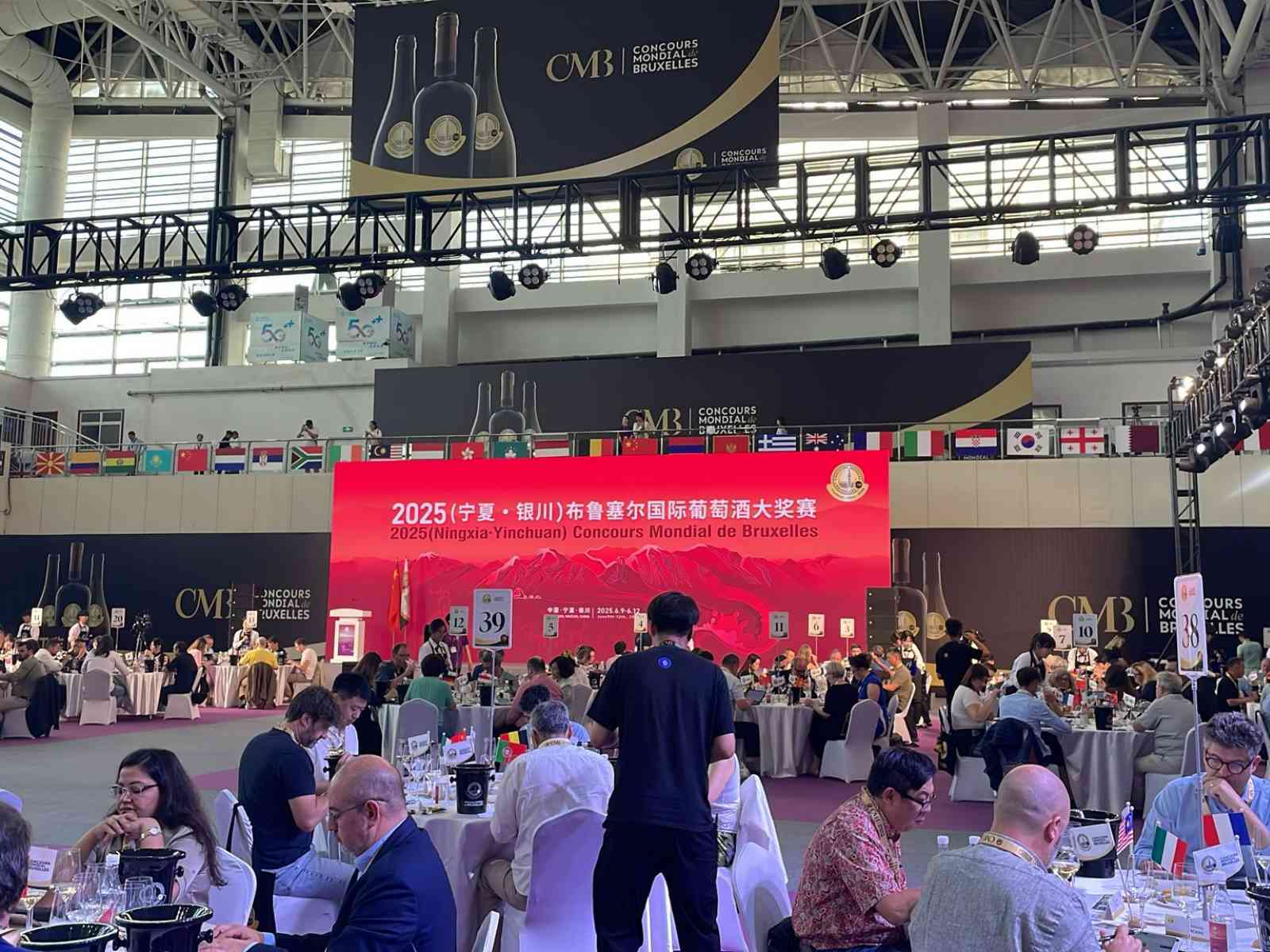 Immagine articolo: Menfi. Salvo Ognibene in Cina tra i giurati del più importante concorso enologico internazionale al mondo