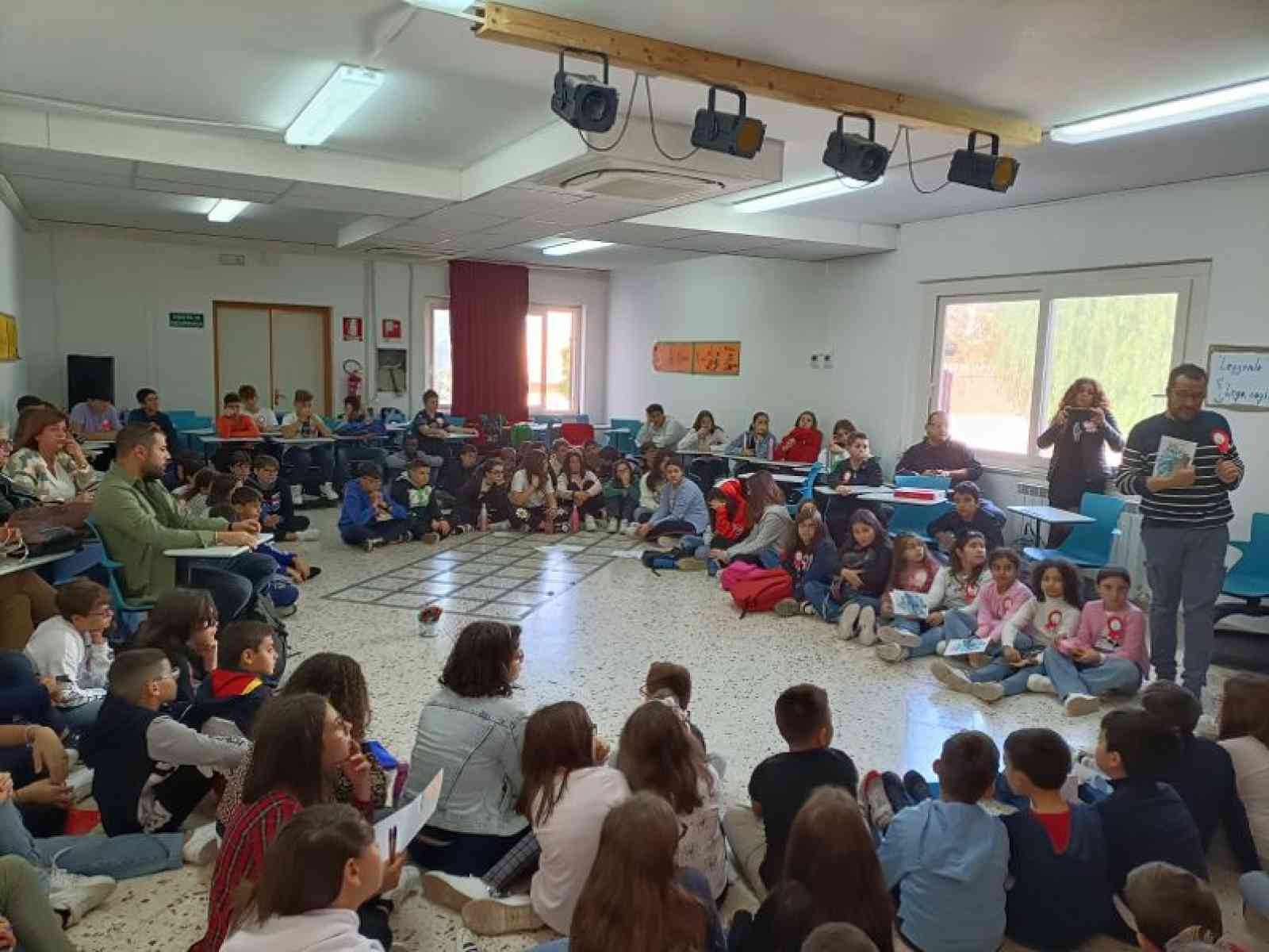 Immagine articolo: Santa Ninfa, successo per l'iniziativa scolastica IoLeggoPerchè
