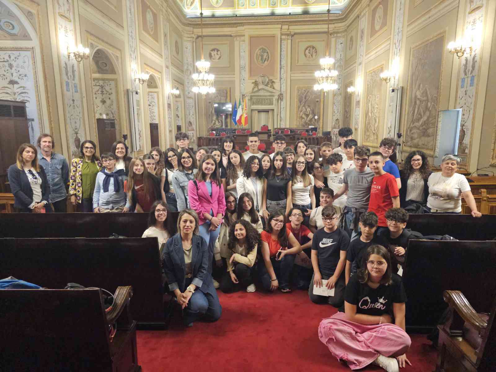 Immagine articolo: Baby consiglio comunale e gruppo di alunni di Salaparuta in visita all'ARS