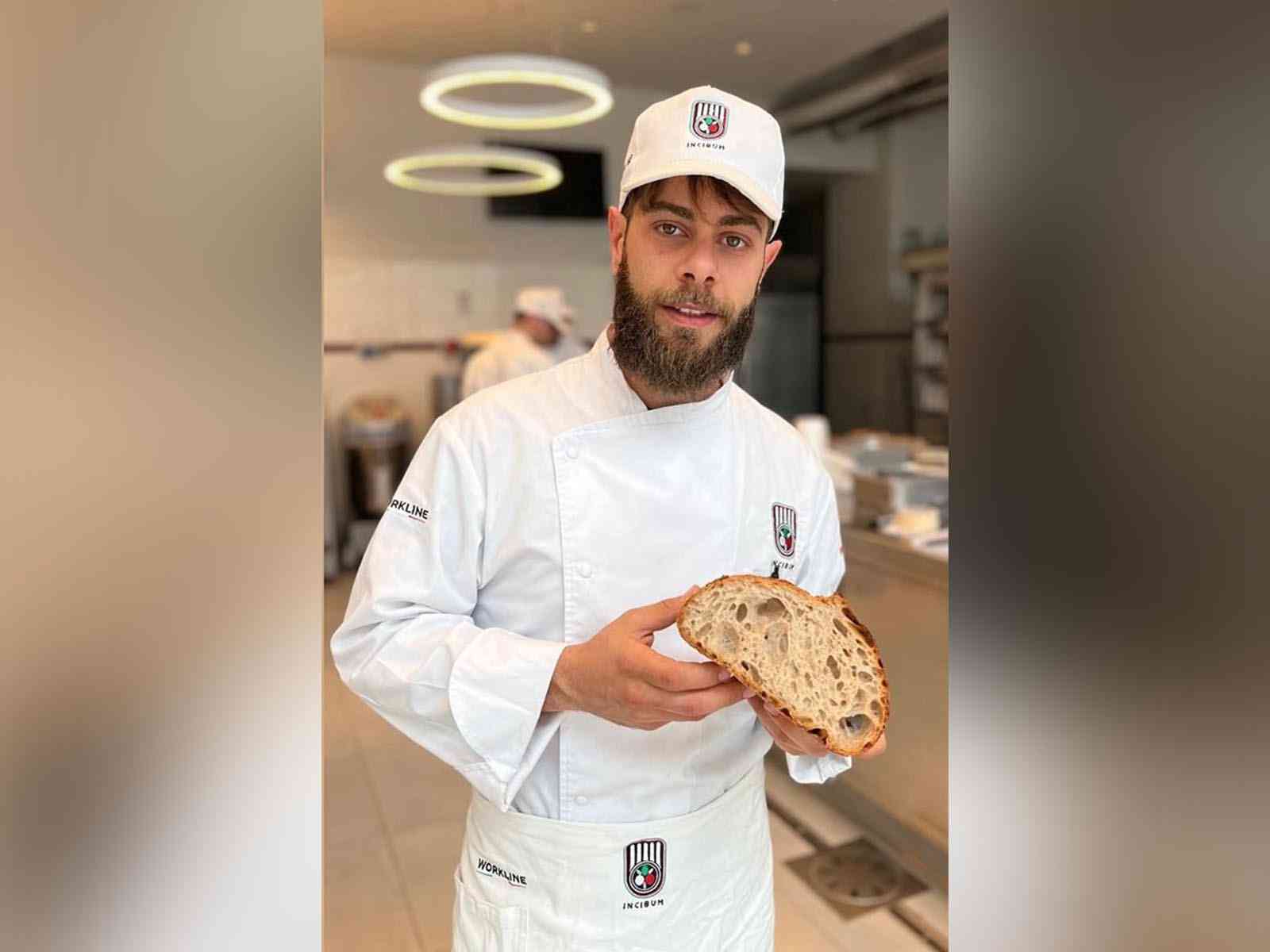 Immagine articolo: Il menfitano Francesco Ruggia, tra i 29 maestri panificatori provenienti da tutta Italia per la Sagra del Pistacchio di Raffadali