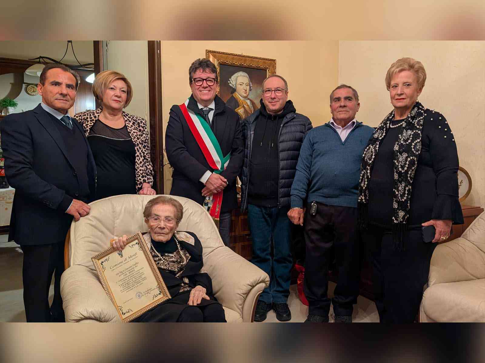 Immagine articolo: Menfi festeggia il centesimo compleanno della signora Giacoma Graffeo