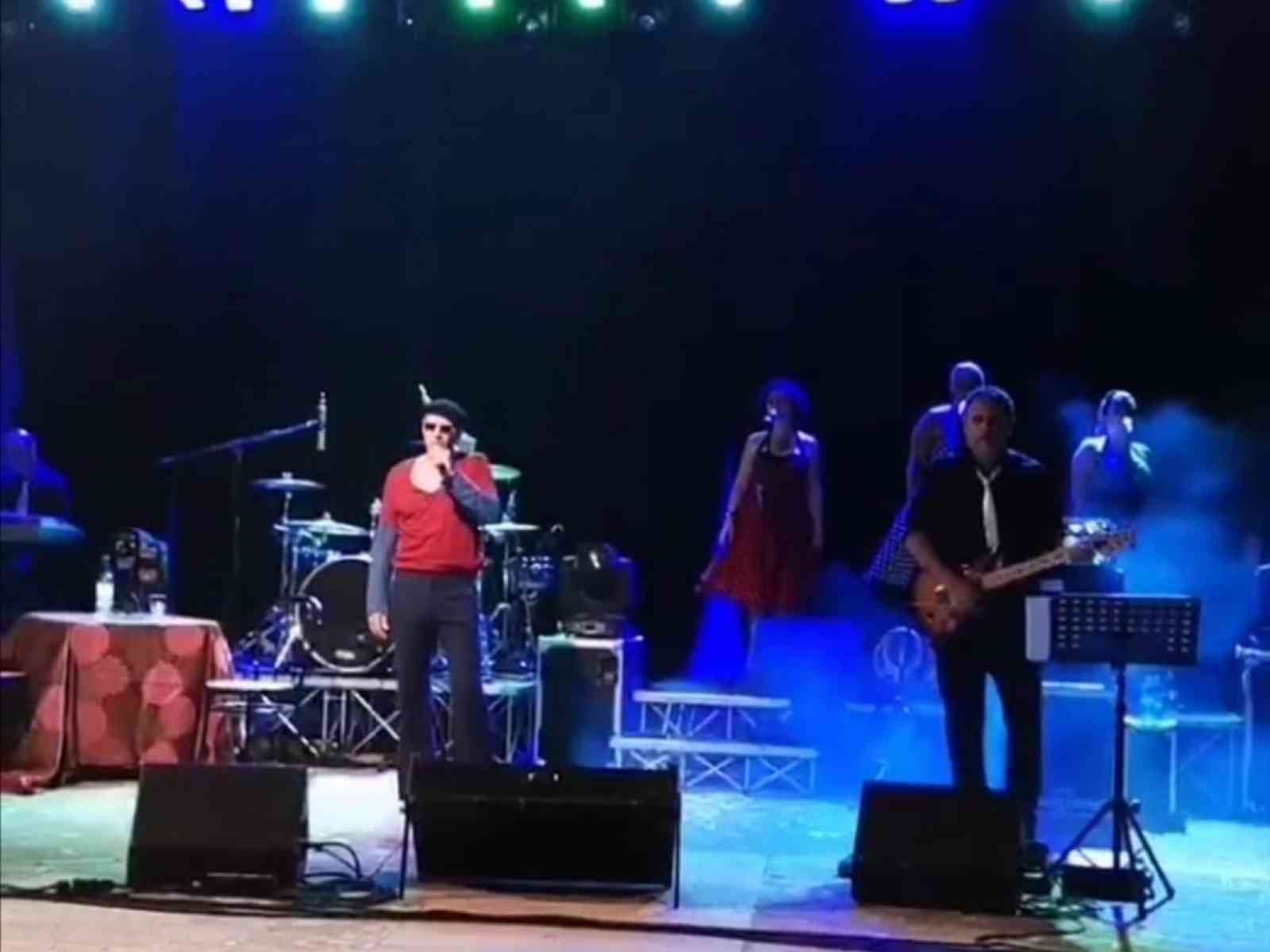 Immagine articolo: Salaparuta, grande successo per lo spettacolo di Alessandro Gandolfo