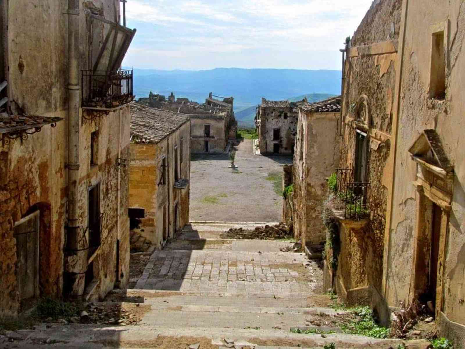 Immagine articolo: Inaugurati i lavori per la messa in sicurezza di parte del centro di Poggioreale antica