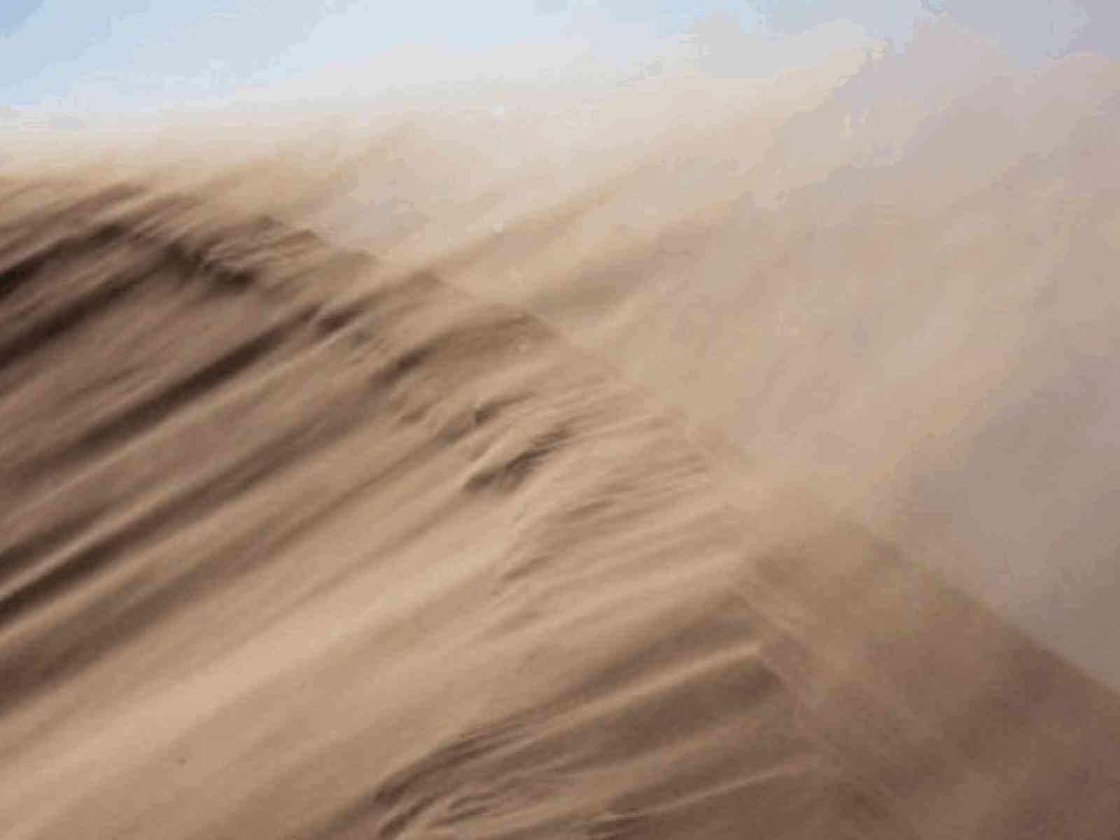 Immagine articolo: Meteo. Forti venti dal sud, che porteranno sabbia e caldo. Picchi di 26 gradi