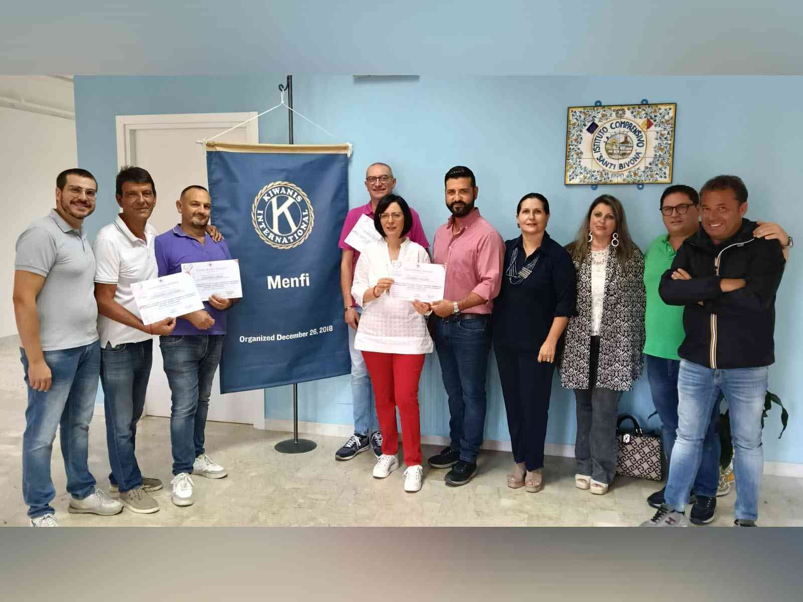 Immagine articolo: Menfi. Consegnati gli attestati agli operatori scolastici del corso di primo soccorso di tipo BLSD