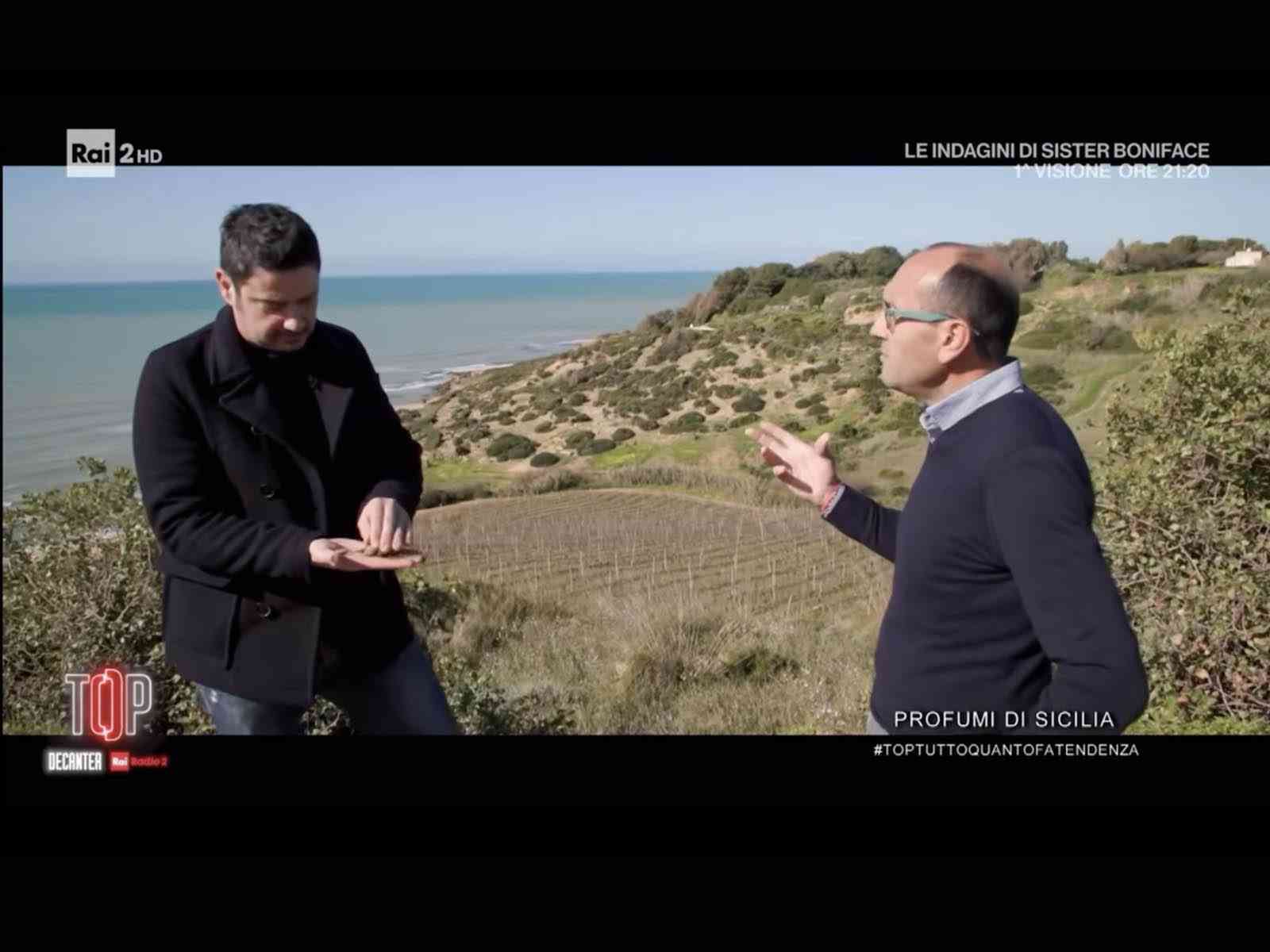 Immagine articolo: Menfi e i suoi vigneti su Rai2, con Tinto e la troupe di Top Decanter